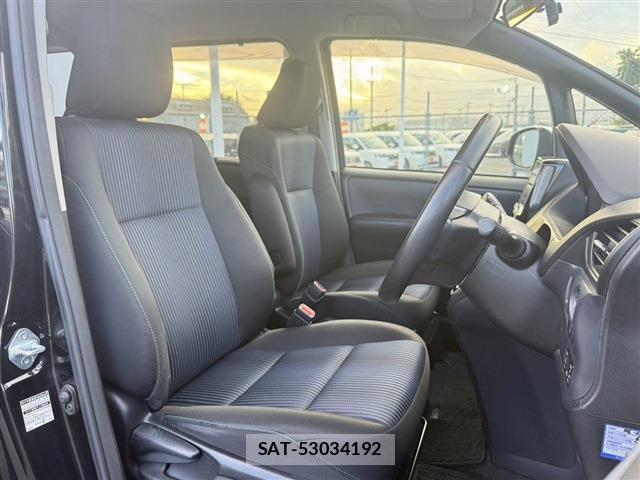 Toyota VOXY 2015-12 8360972-14