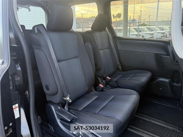 Toyota VOXY 2015-12 8360972-15