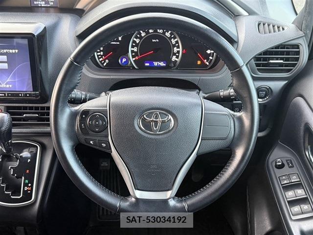 Toyota VOXY 2015-12 8360972-18
