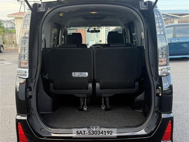 Toyota VOXY 2015-12 8360972-19