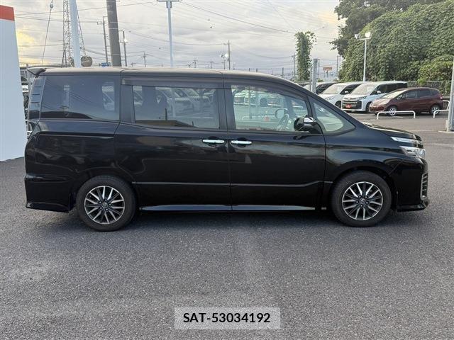 Toyota VOXY 2015-12 8360972-8