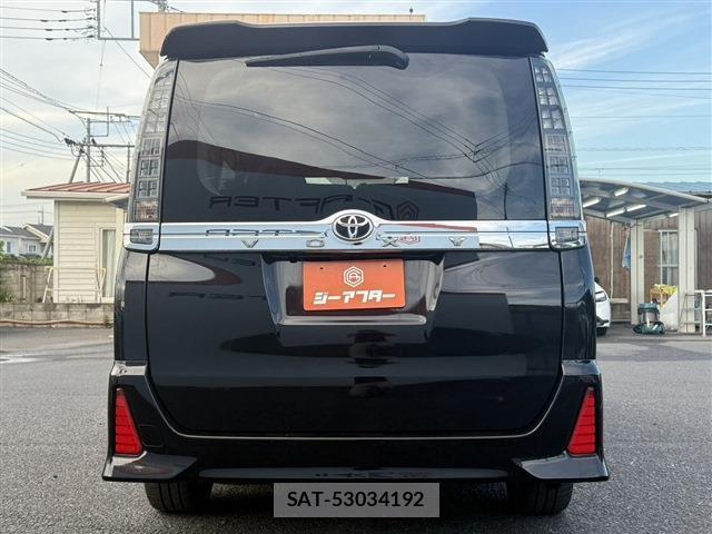 Toyota VOXY 2015-12 8360972-9