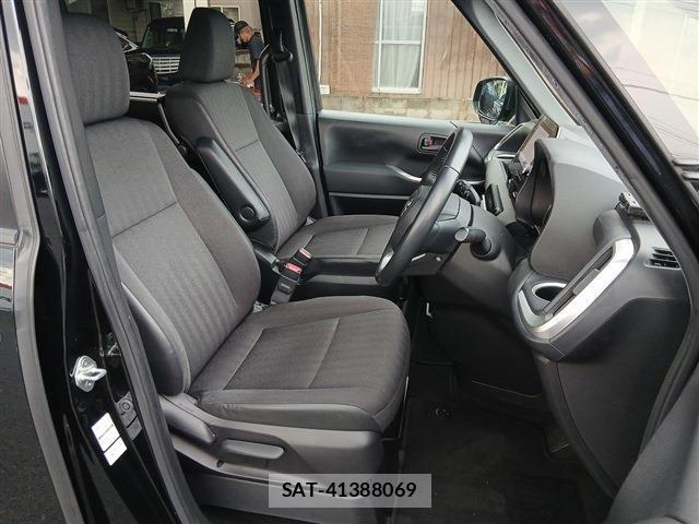 Toyota VOXY 2023-07 8360978-13