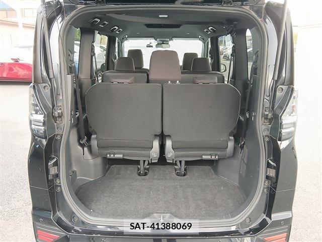 Toyota VOXY 2023-07 8360978-18