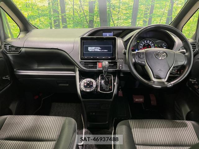 Toyota VOXY 2018-06 8361060-1