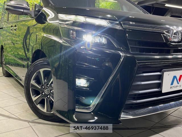 Toyota VOXY 2018-06 8361060-12