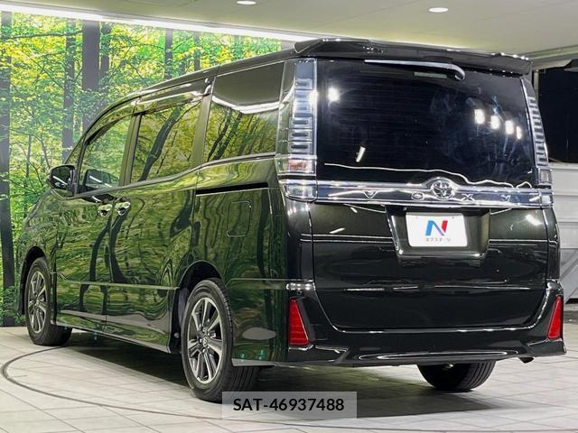 Toyota VOXY 2018-06 8361060-17