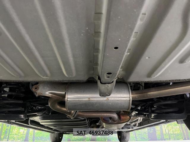 Toyota VOXY 2018-06 8361060-19