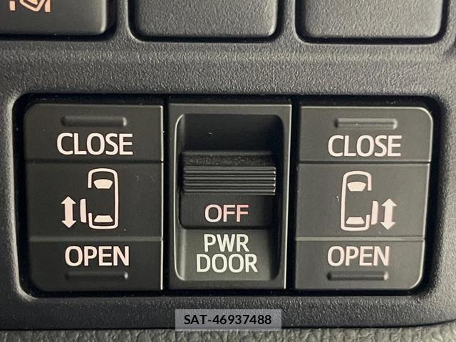 Toyota VOXY 2018-06 8361060-5