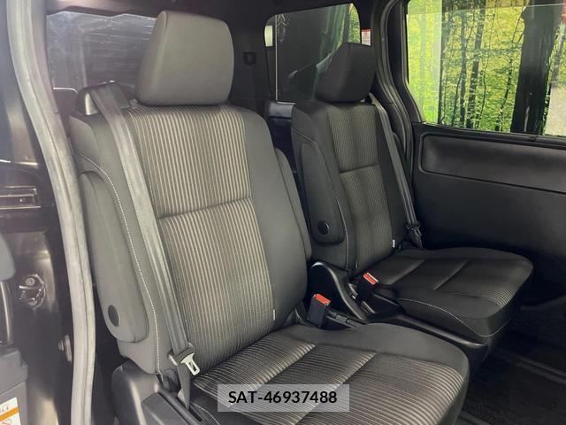 Toyota VOXY 2018-06 8361060-8