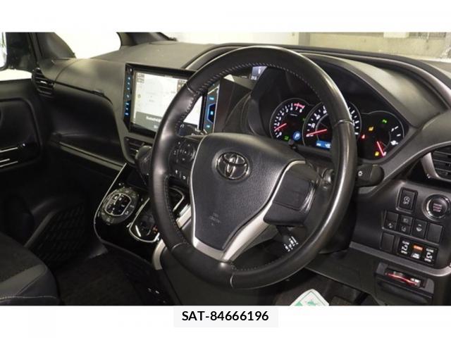 Toyota VOXY 2021 8361260-2