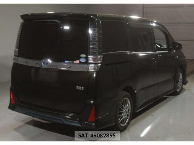 Toyota VOXY 2017-08 8361360-1