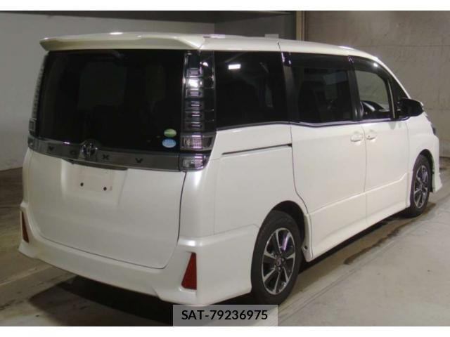 Toyota VOXY 2017-11 8361362-1