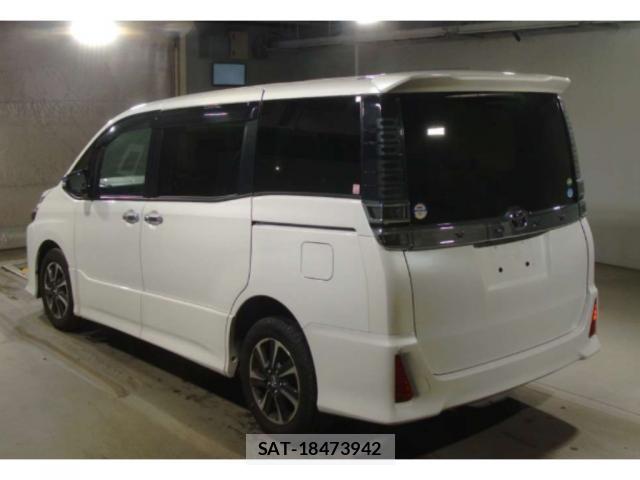 Toyota VOXY 2018-04 8361411-1