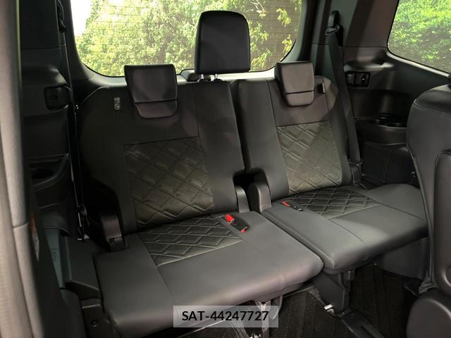 Toyota VOXY 2026-06 8361487-12