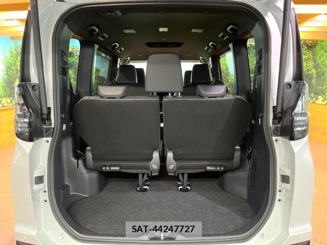 Toyota VOXY 2026-06 8361487-13