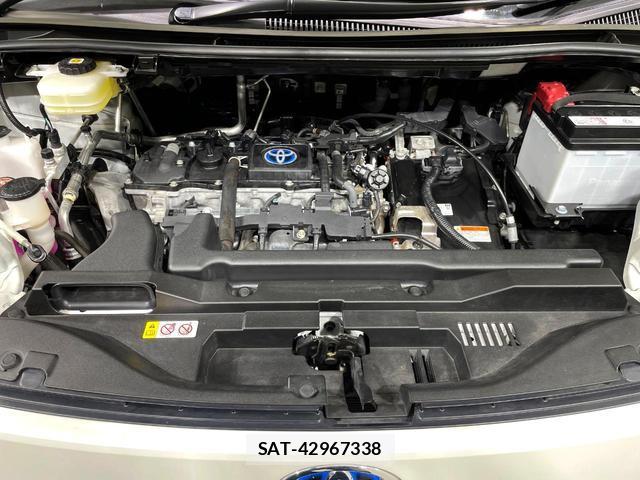 Toyota VOXY 2023-02 8361512-17