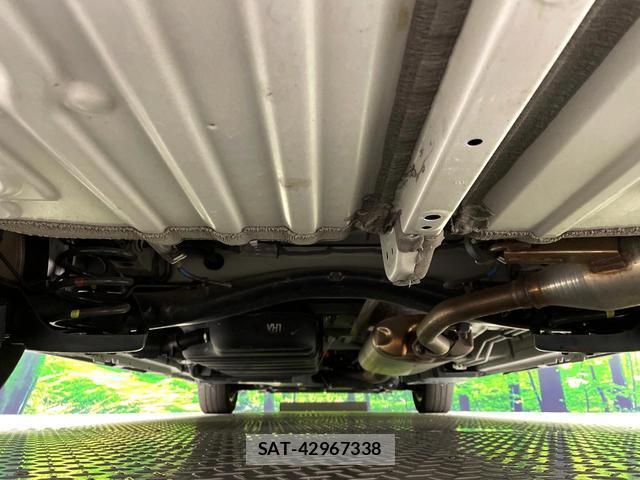Toyota VOXY 2023-02 8361512-19