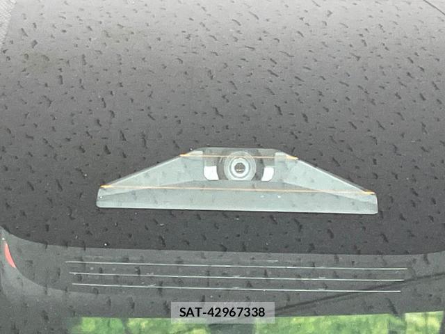 Toyota VOXY 2023-02 8361512-5