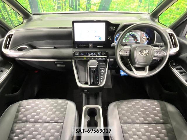 Toyota VOXY 2025-04 8361609-1