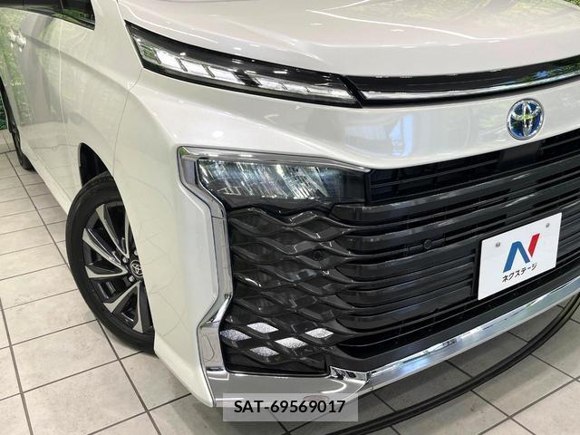 Toyota VOXY 2025-04 8361609-12
