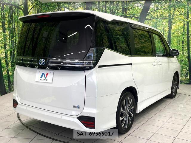 Toyota VOXY 2025-04 8361609-17