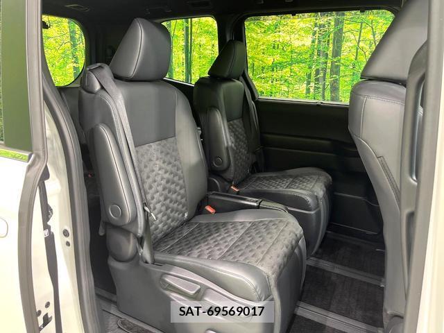 Toyota VOXY 2025-04 8361609-8