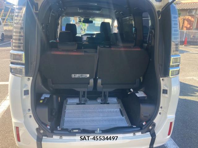 Toyota VOXY 2020-12 8361722-17