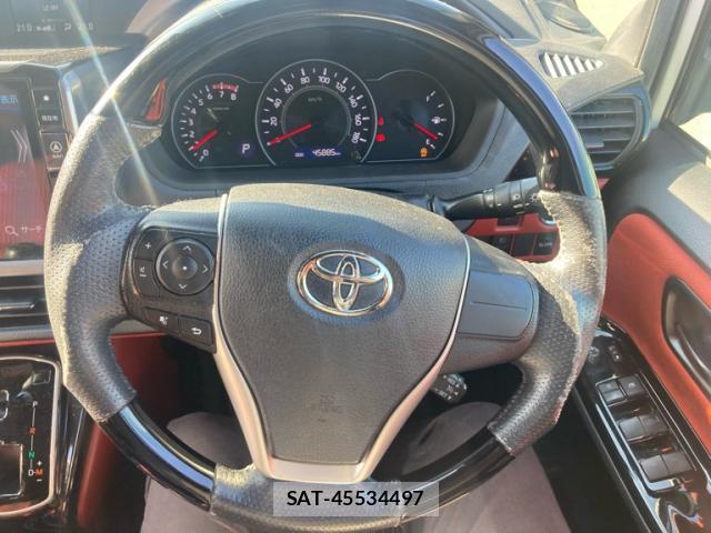 Toyota VOXY 2020-12 8361722-19