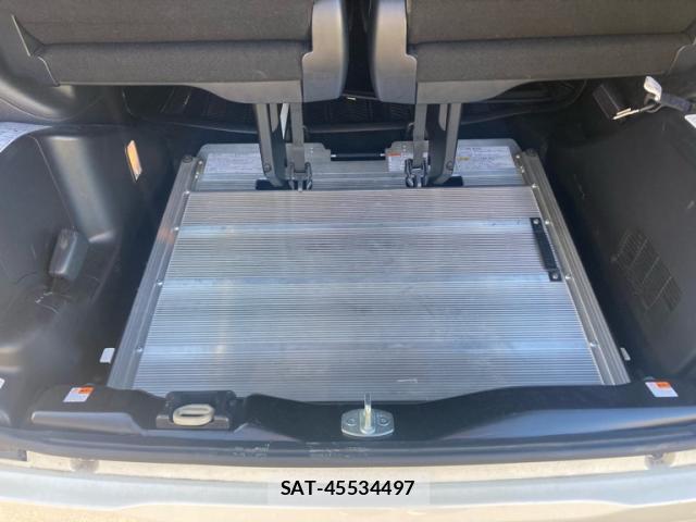 Toyota VOXY 2020-12 8361722-3