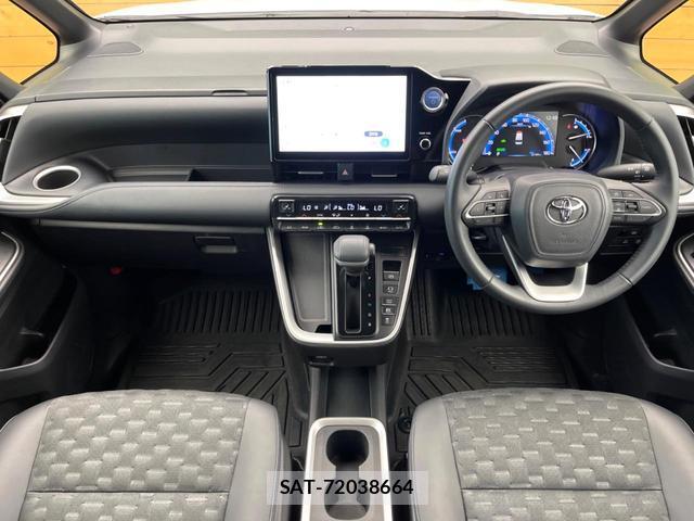 Toyota VOXY 2023-07 8361736-1