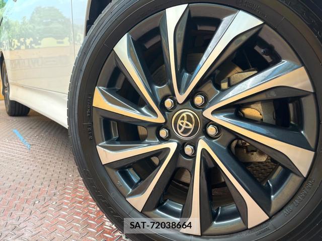 Toyota VOXY 2023-07 8361736-12