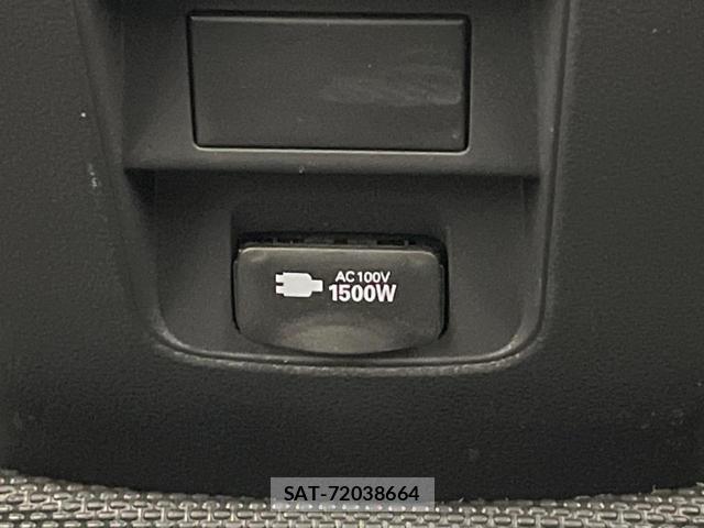 Toyota VOXY 2023-07 8361736-5