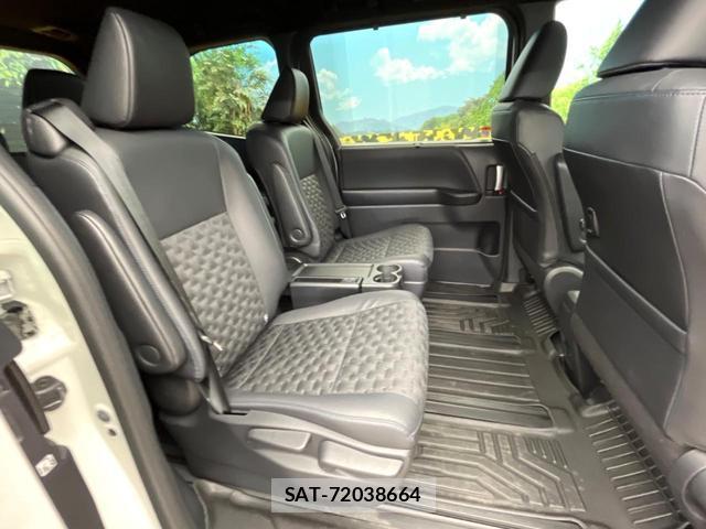 Toyota VOXY 2023-07 8361736-7