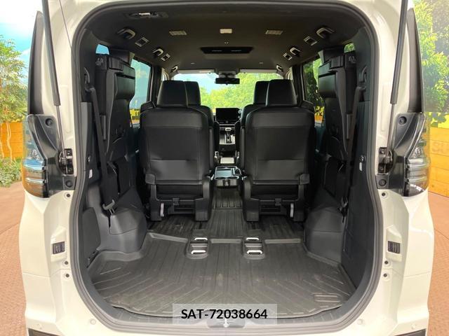 Toyota VOXY 2023-07 8361736-9