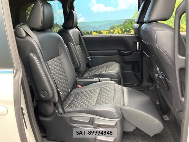 Toyota VOXY 2022-12 8361738-8
