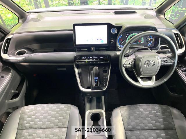 Toyota VOXY 2022-04 8361838-1
