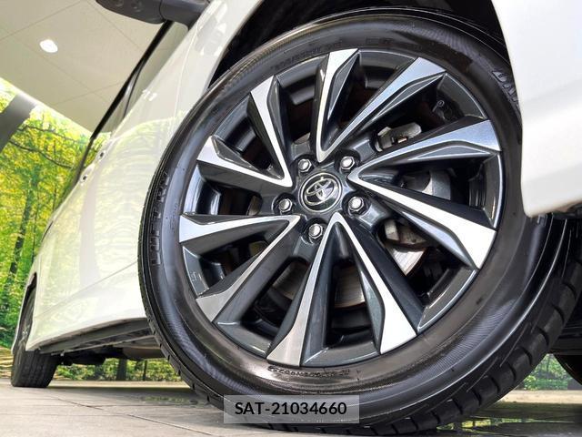 Toyota VOXY 2022-04 8361838-11
