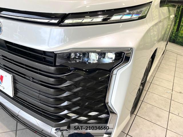 Toyota VOXY 2022-04 8361838-12
