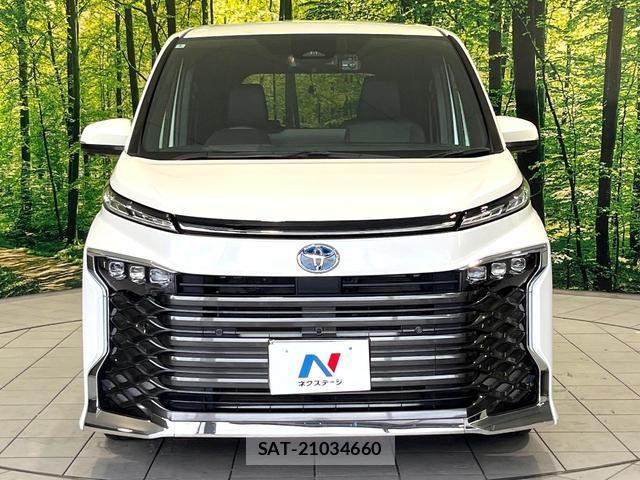 Toyota VOXY 2022-04 8361838-13
