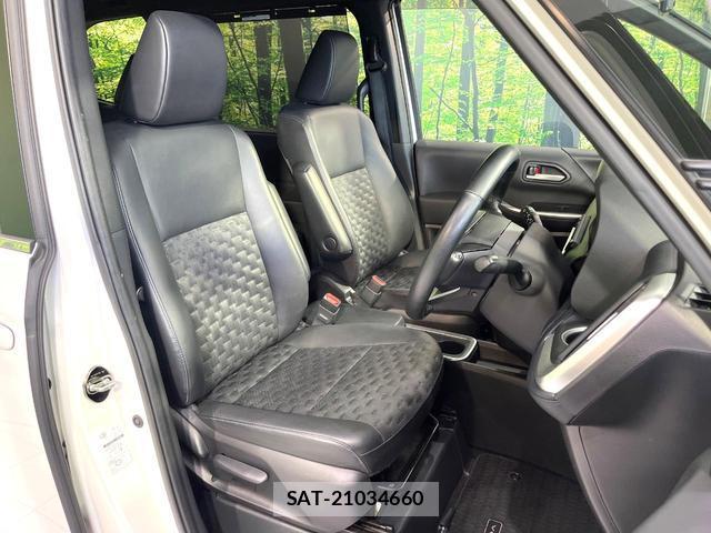 Toyota VOXY 2022-04 8361838-6