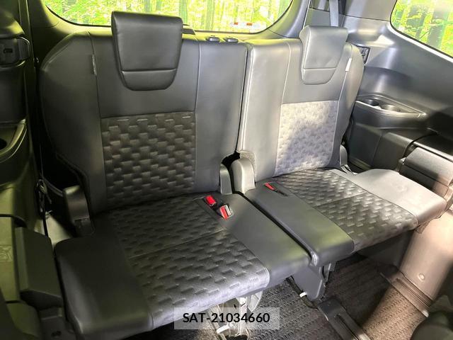 Toyota VOXY 2022-04 8361838-8