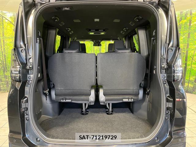 Toyota VOXY 2023-09 8361883-10