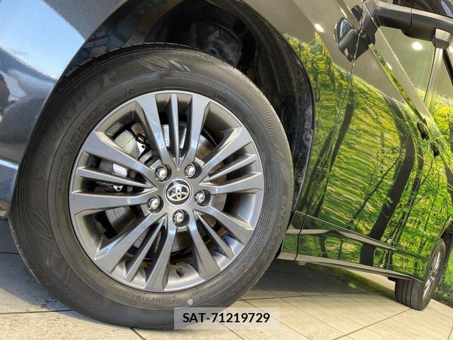 Toyota VOXY 2023-09 8361883-13