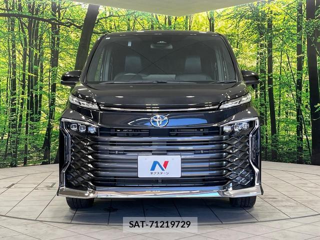 Toyota VOXY 2023-09 8361883-14