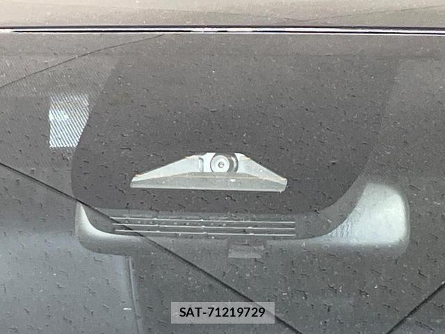Toyota VOXY 2023-09 8361883-6
