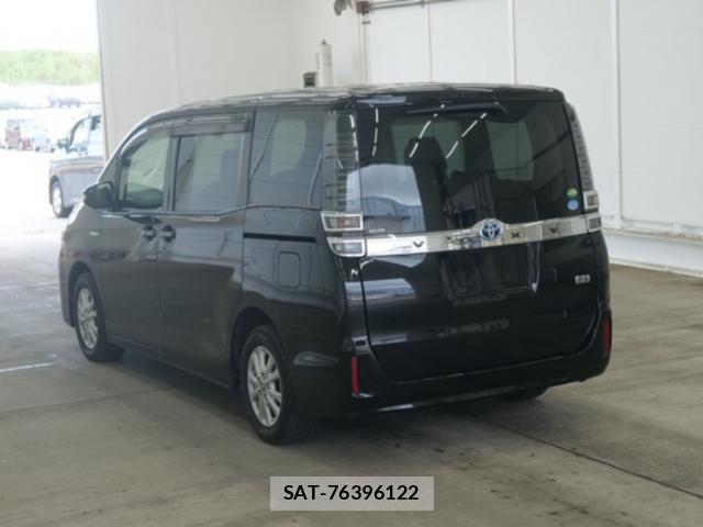 Toyota VOXY 2019-07 8361957-1