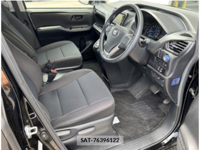 Toyota VOXY 2019-07 8361957-3