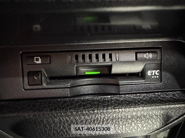Toyota VOXY 2019-05 8361968-15