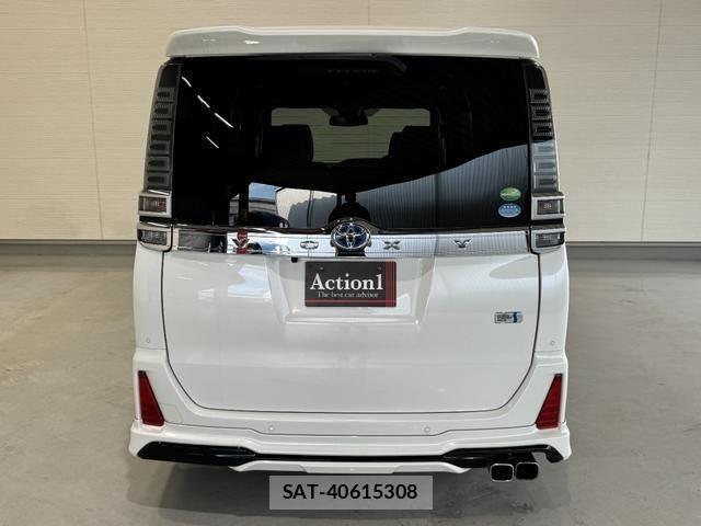 Toyota VOXY 2019-05 8361968-4
